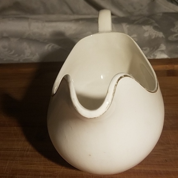 Vintage Johnson Bros Gravy Bowl - Picture 4 of 6